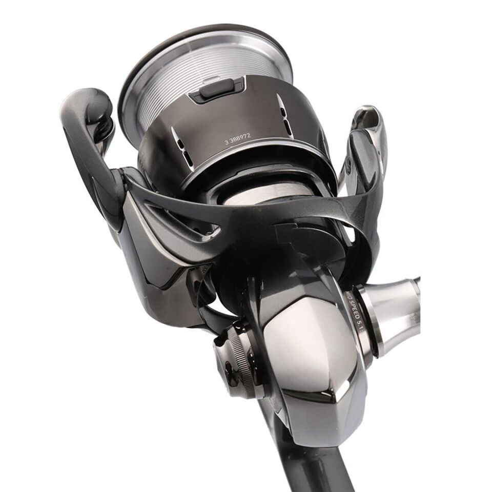 Daiwa Luvias 24 PC LT 2500 Spin Olta Makinesi