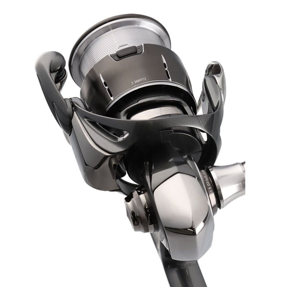 Daiwa Luvias 24 PC LT 2500 Spin Olta Makinesi
